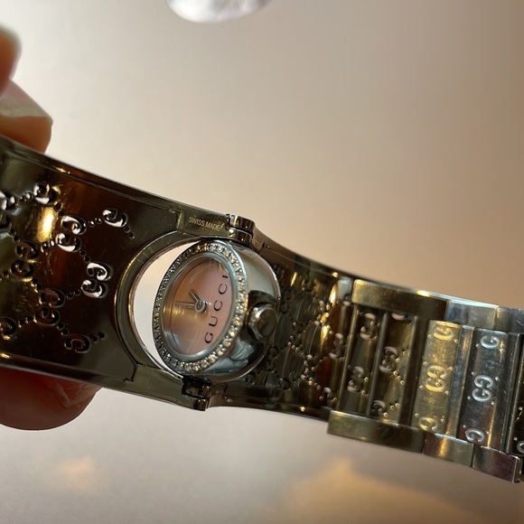 Gucci Twirl Bracelet Watch - Picture 6 of 13